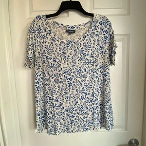 White and blue T-shirt